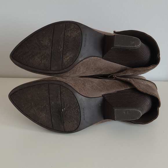 FERGIE Gold Tone Studded Faux Leather Pointed Toe Heeled Boots - Picture 6 of 15